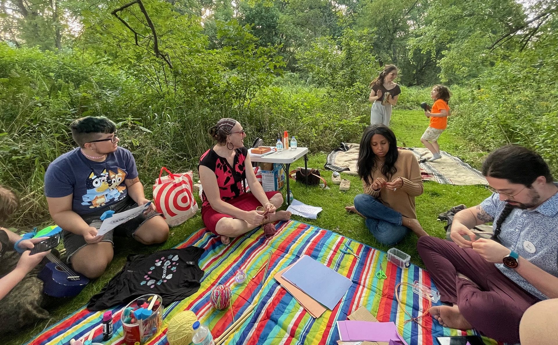 Salon: An Outdoor Co-Creation Experience